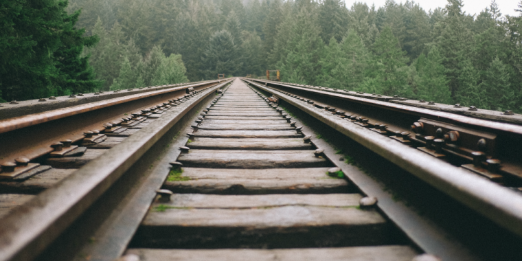 railroad-760×532 railroad-760x532